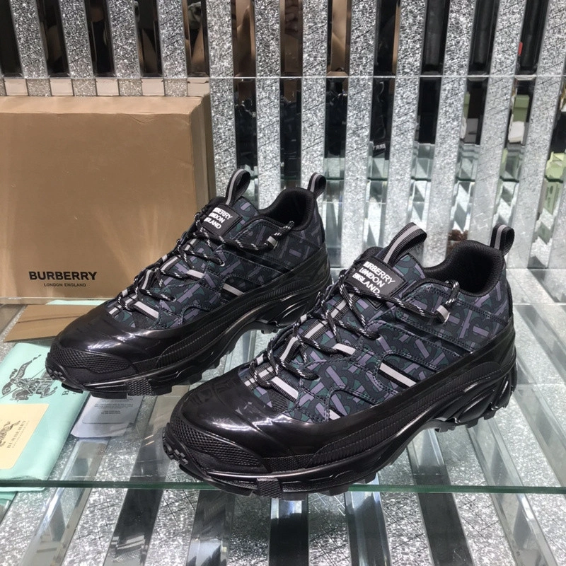 Bubery sneakers