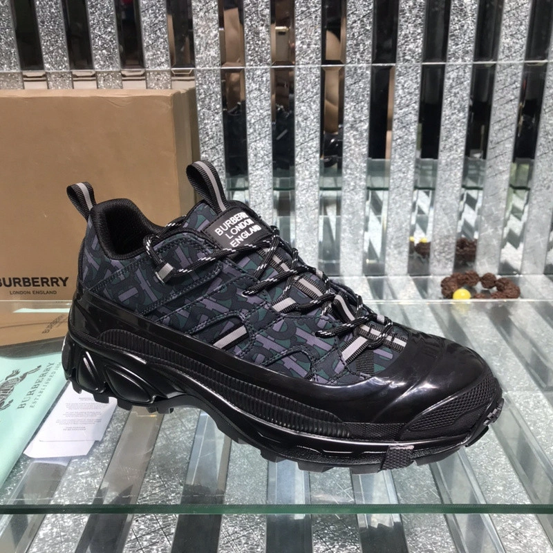 Bubery sneakers