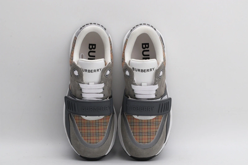 Bubery sneakers