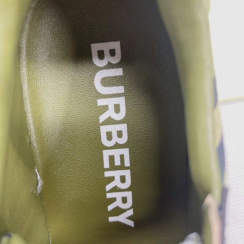 Bubery sneakers