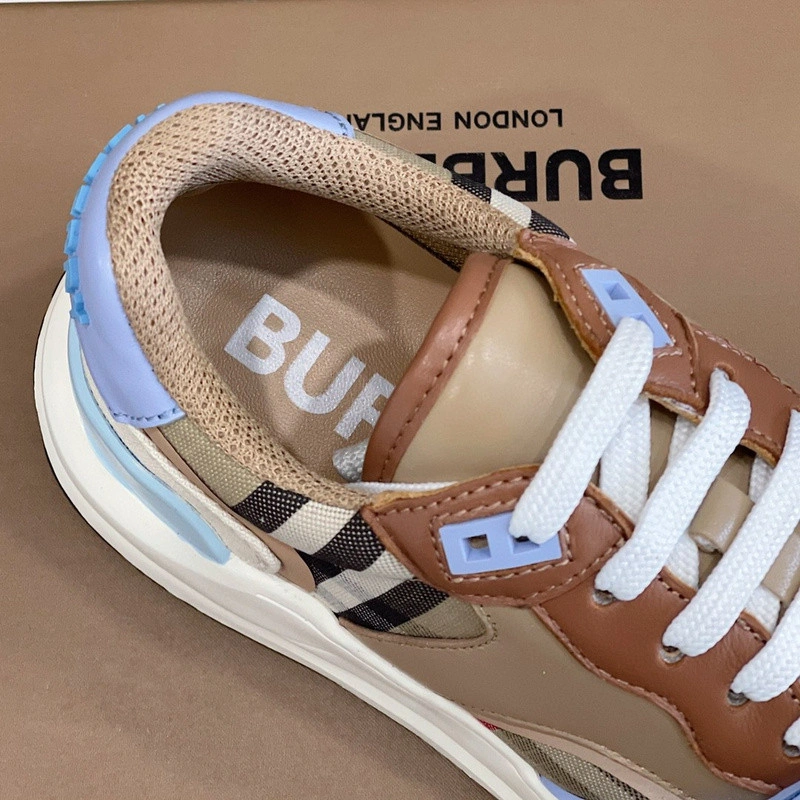 Bubery sneakers