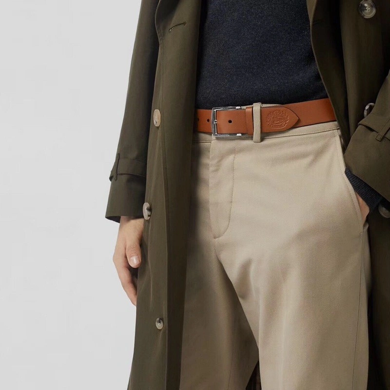Burberry Grain leather belt W22530