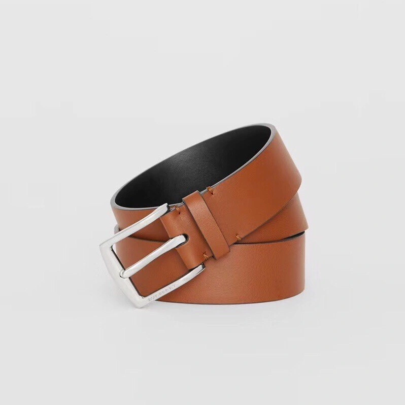 Burberry Grain leather belt W22530