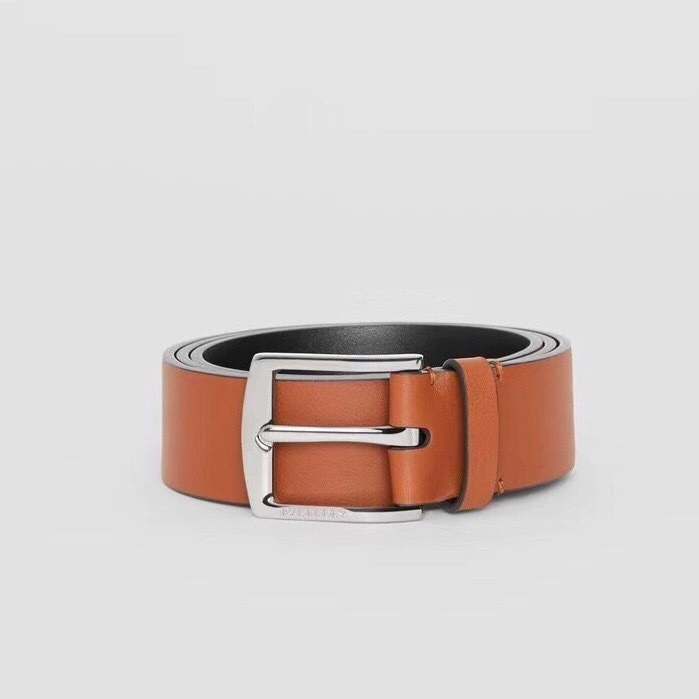 Burberry Grain leather belt W22530