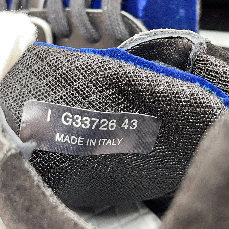 Cane sneakers