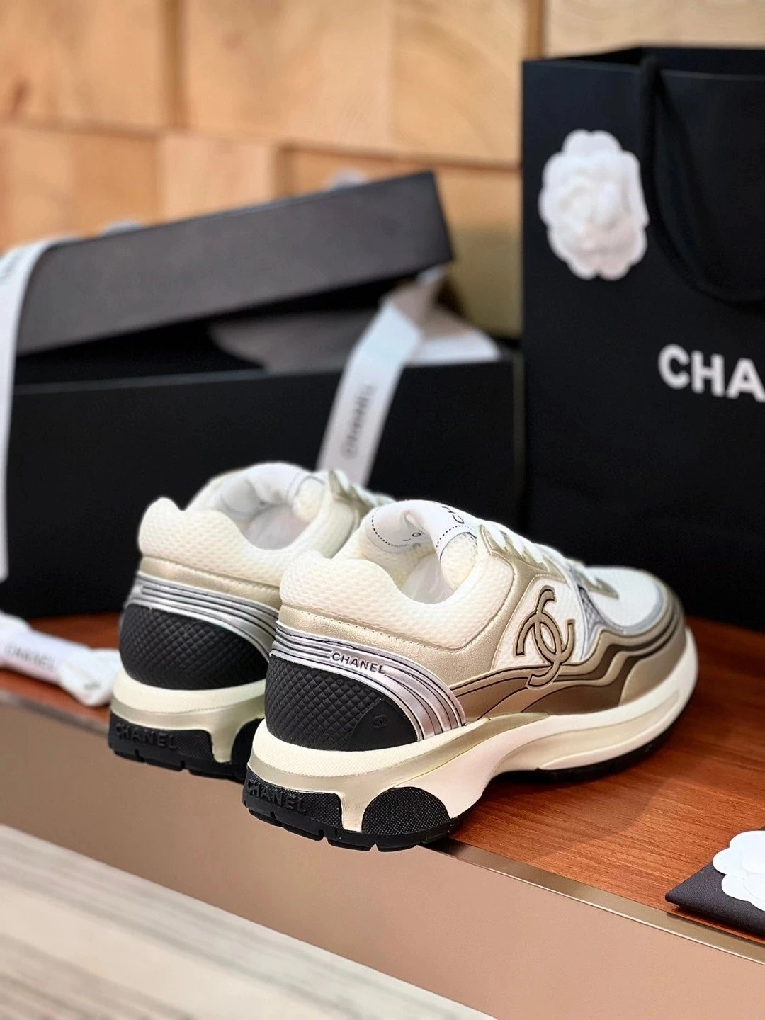Cane sneakers