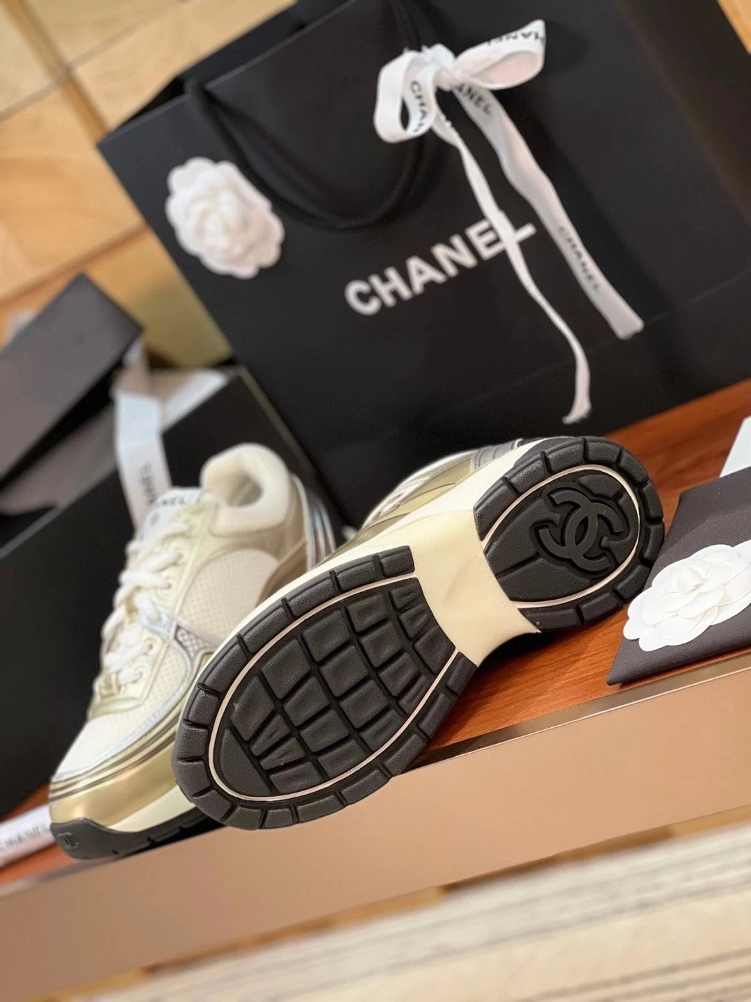 Cane sneakers