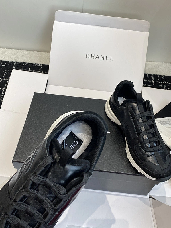 Cane sneakers