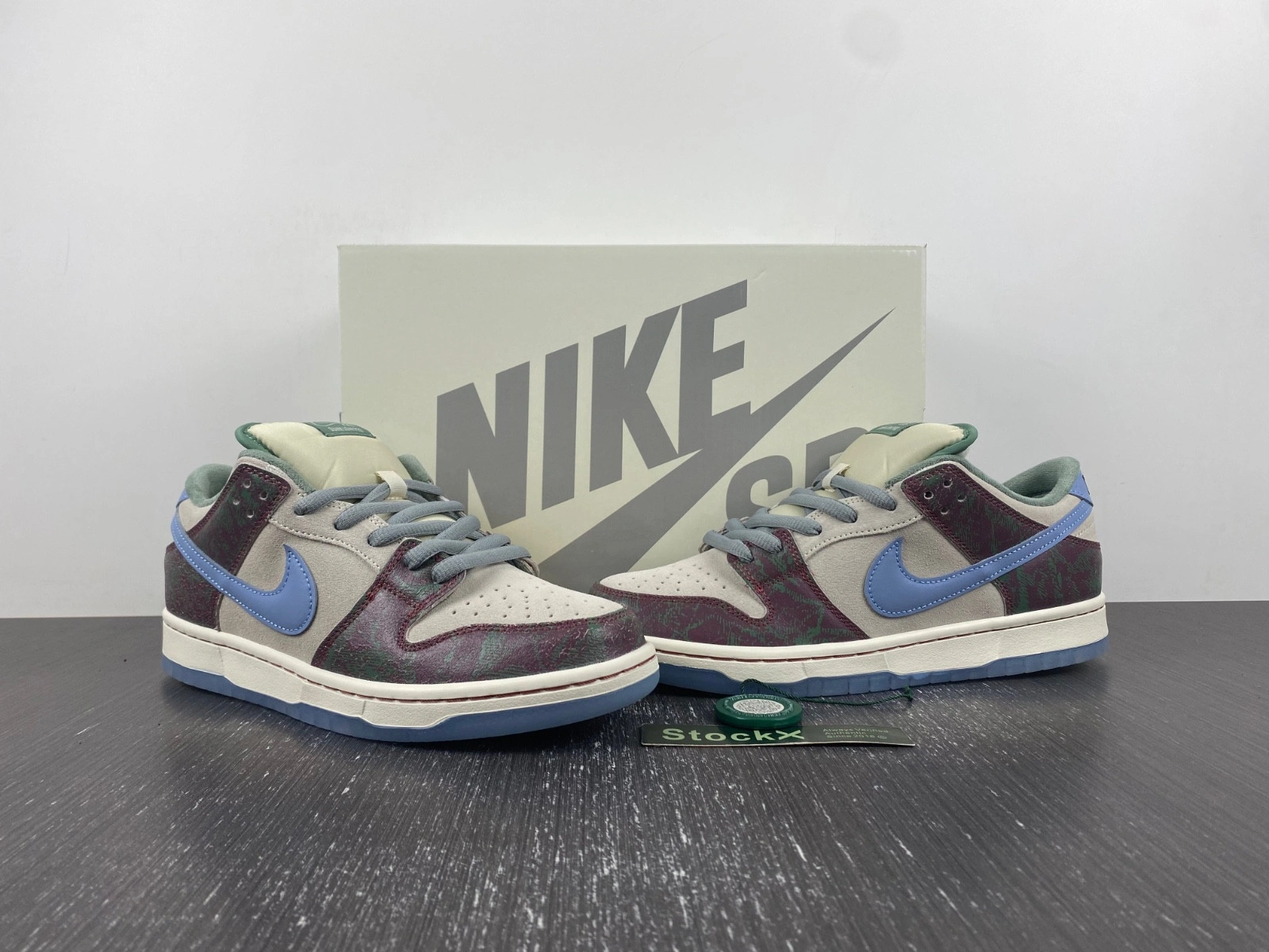 Crenshaw Skate Club x Nike SB Dunk Low FN4193-100