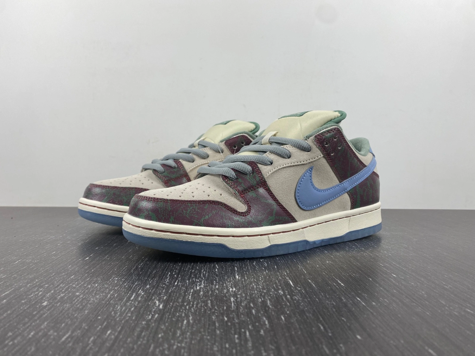 Crenshaw Skate Club x Nike SB Dunk Low FN4193-100