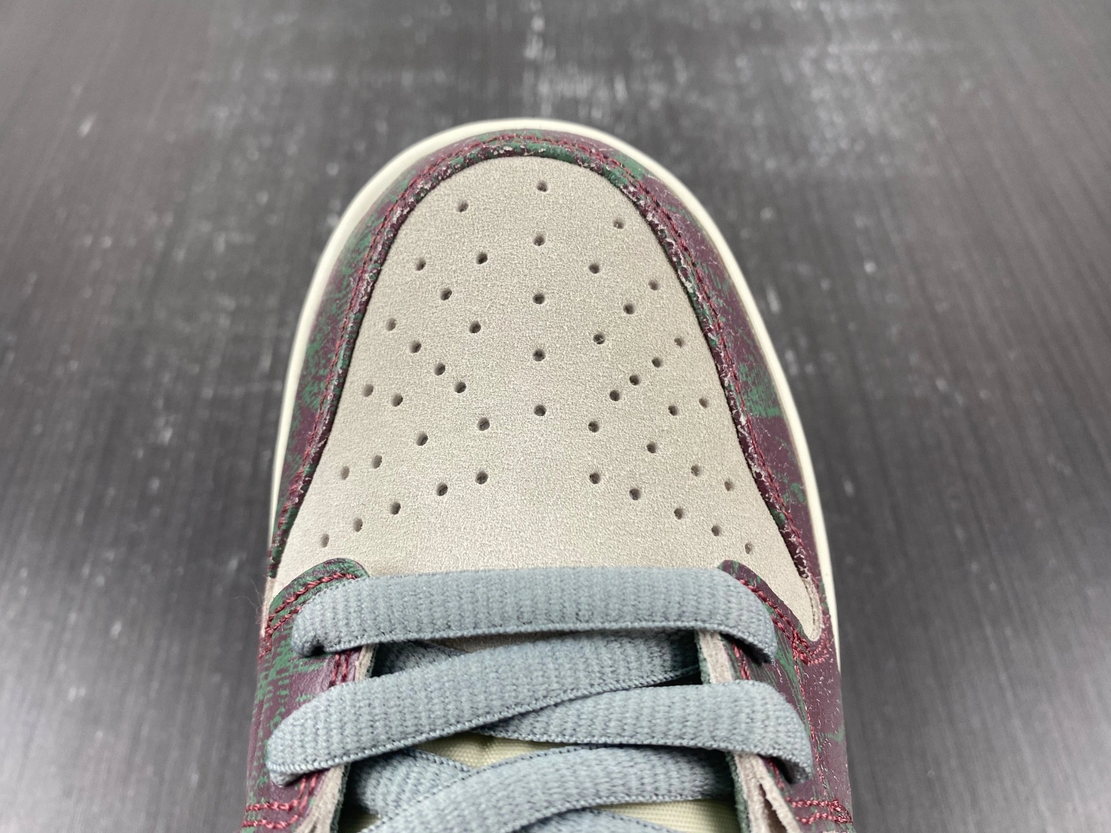 Crenshaw Skate Club x Nike SB Dunk Low FN4193-100