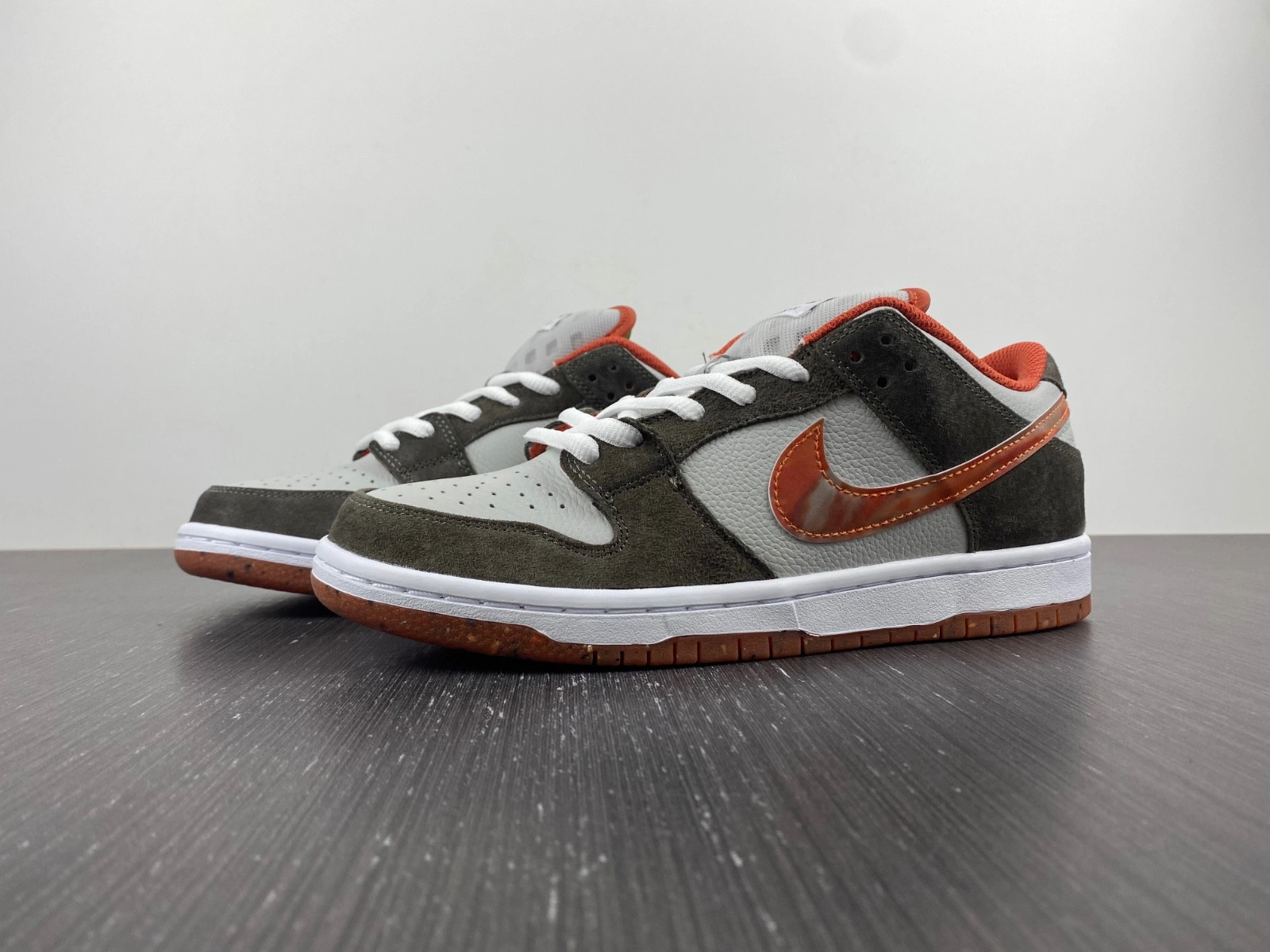 Crushed DC Nike SB Dunk Low DH7782-001