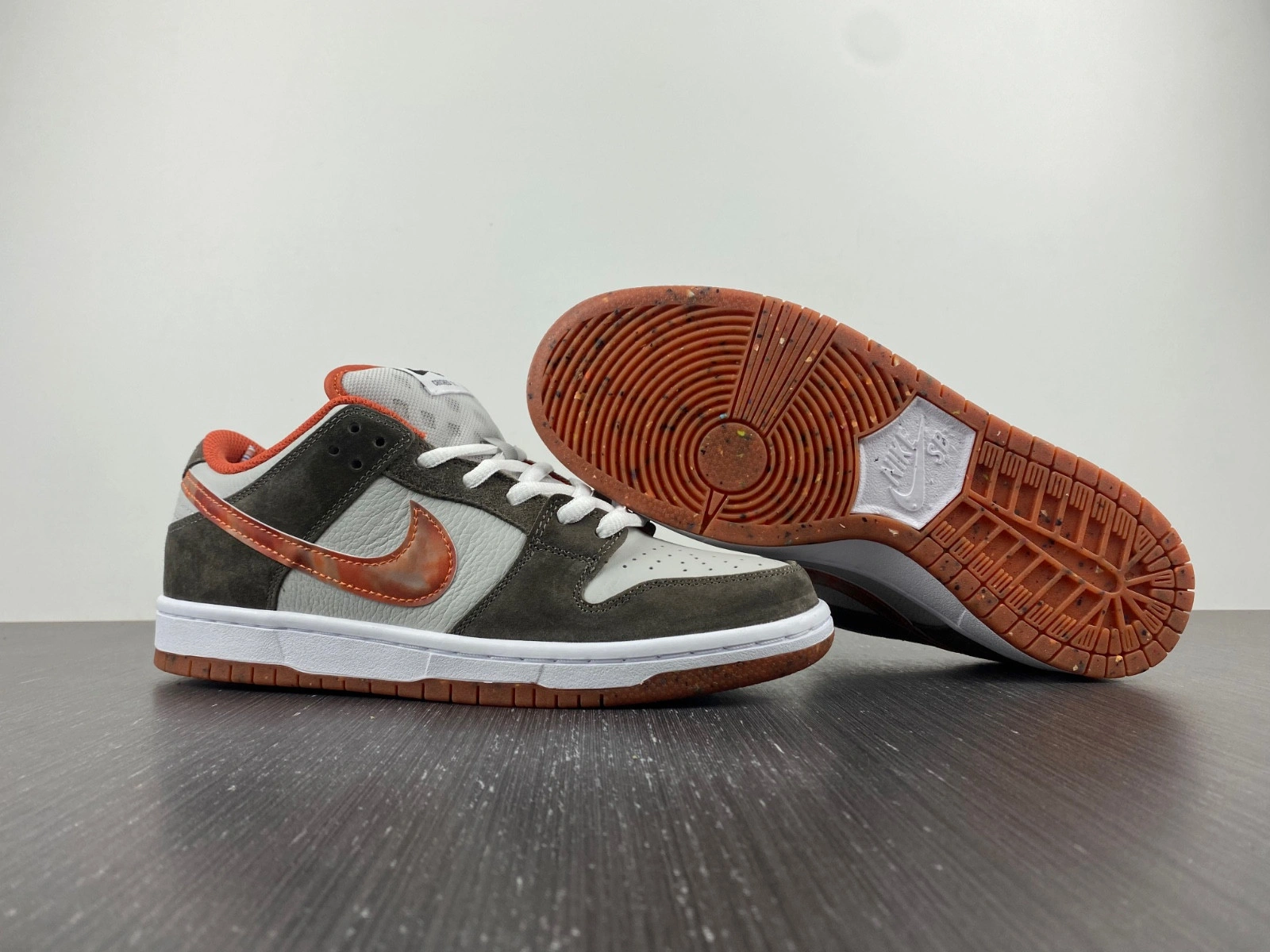 Crushed DC Nike SB Dunk Low DH7782-001