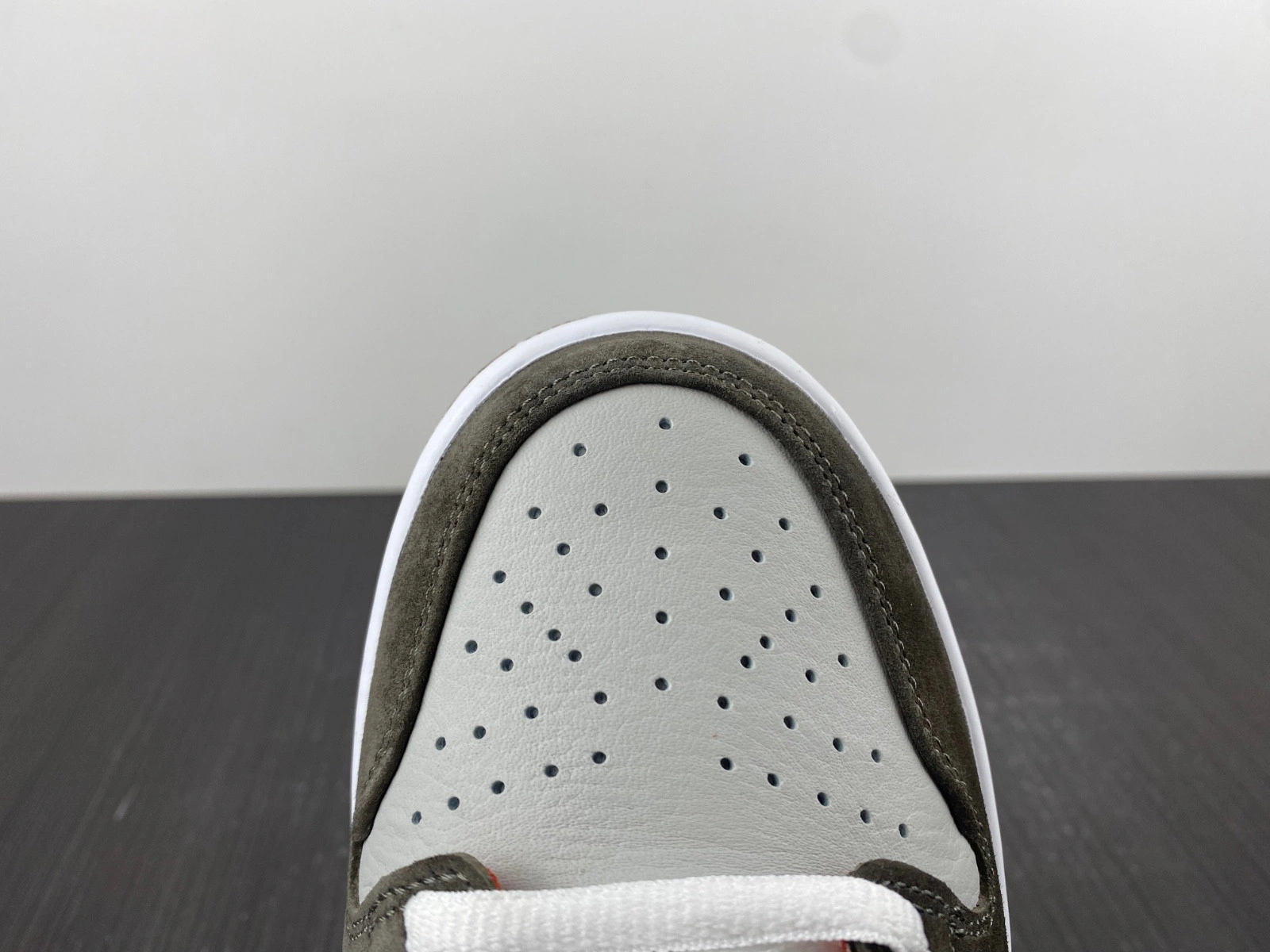 Crushed DC Nike SB Dunk Low DH7782-001