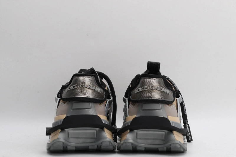DG  sneaker