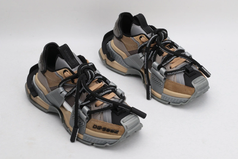 DG  sneaker