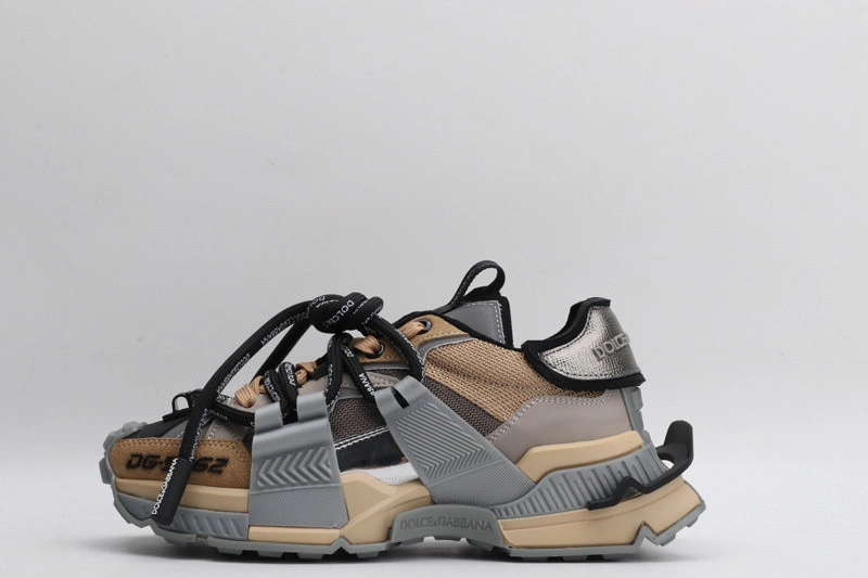 DG  sneaker