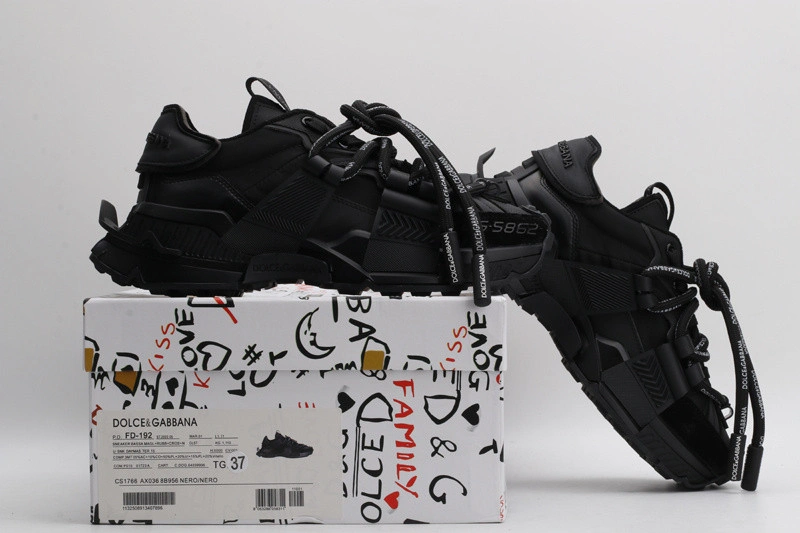 DG  sneaker