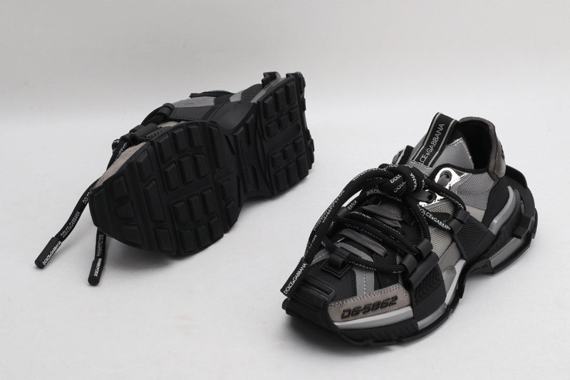 DG  sneaker