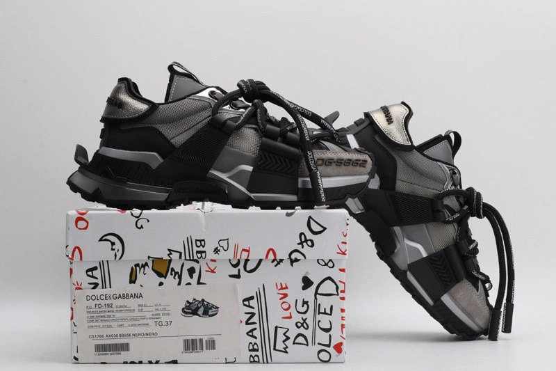 DG  sneaker