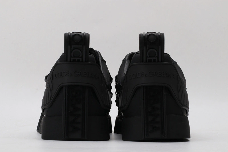 DG  sneaker