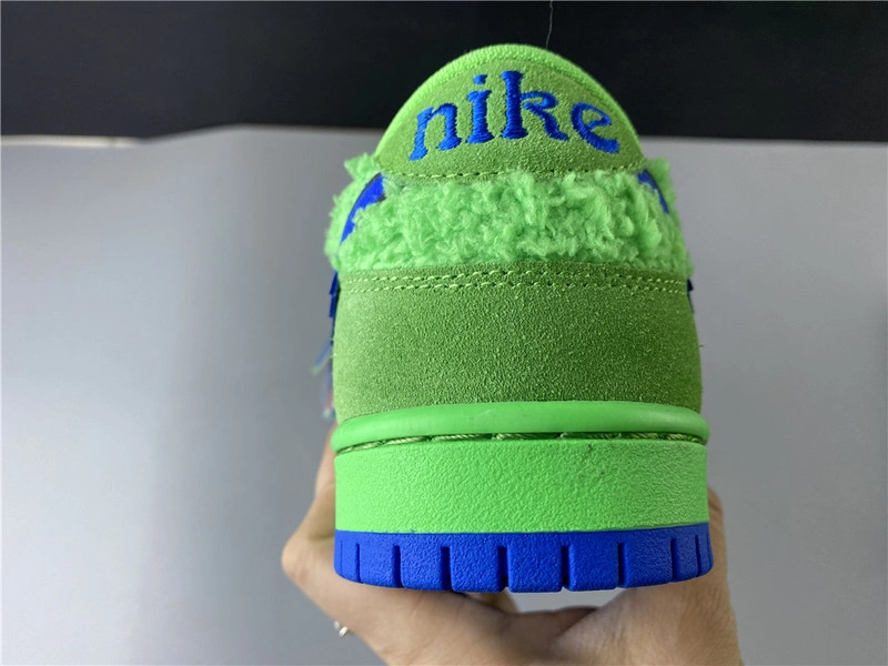 Dead x Nike SB Dunk Low“ Green Bear”   CJ5378-300