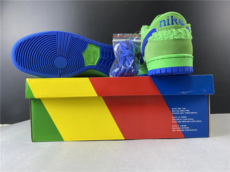 Dead x Nike SB Dunk Low“ Green Bear”   CJ5378-300