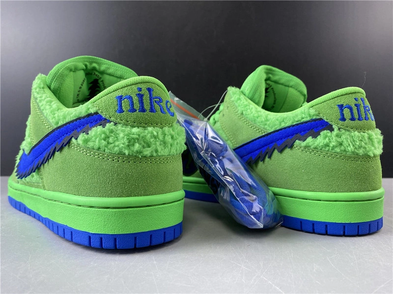 Dead x Nike SB Dunk Low“ Green Bear”   CJ5378-300