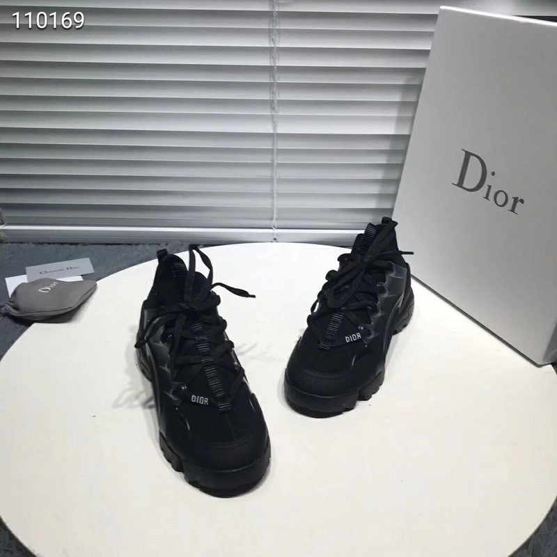 Dior  SNEAKER