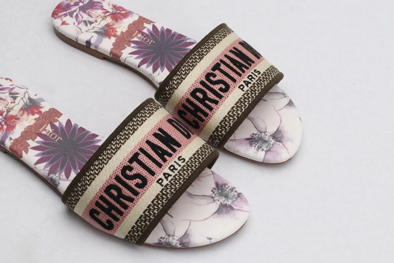 Dior Slide
