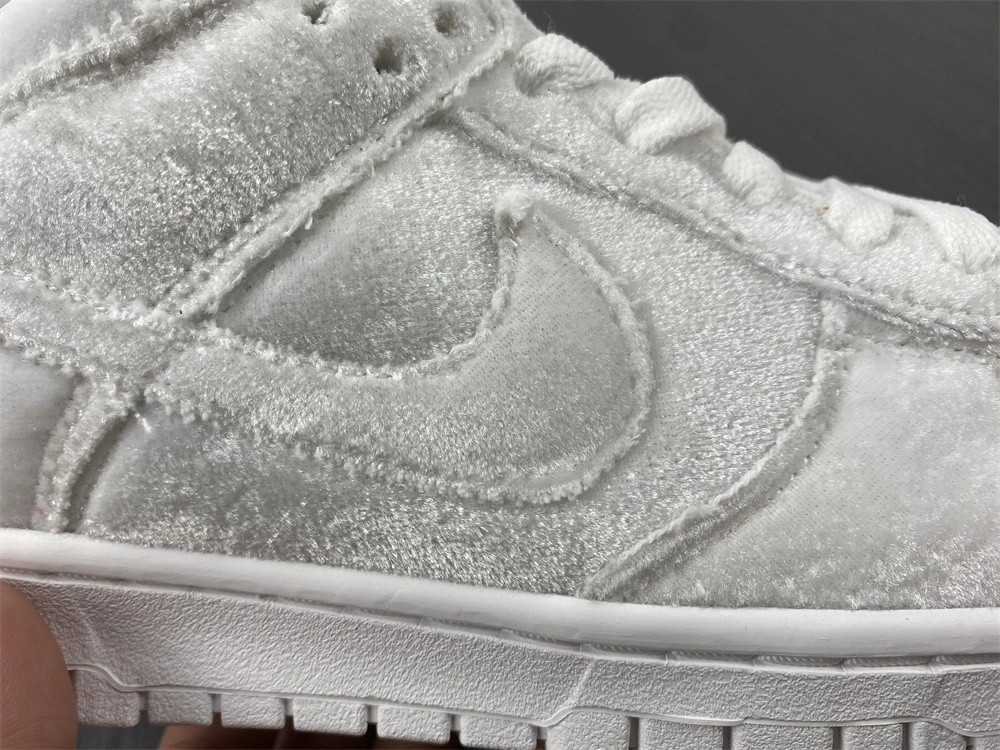 Dover Street Market DSM Nike Dunk Low DH2686-100