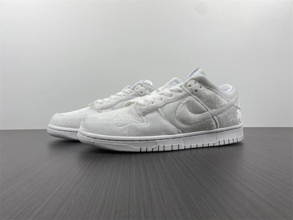 Dover Street Market DSM Nike Dunk Low DH2686-100