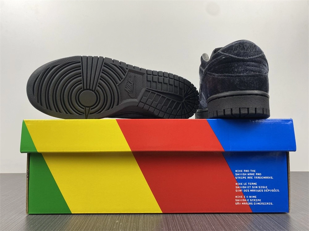 Dover Street Market Nike Dunk Low DH2686-100