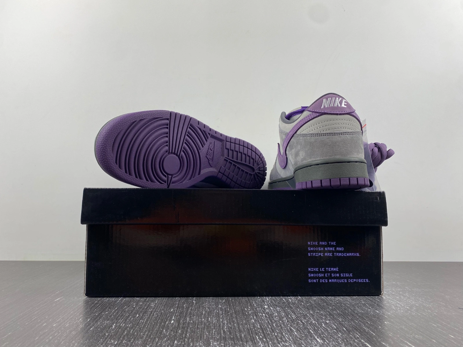 Dunk SB Low Purple Pigeon   304292-051