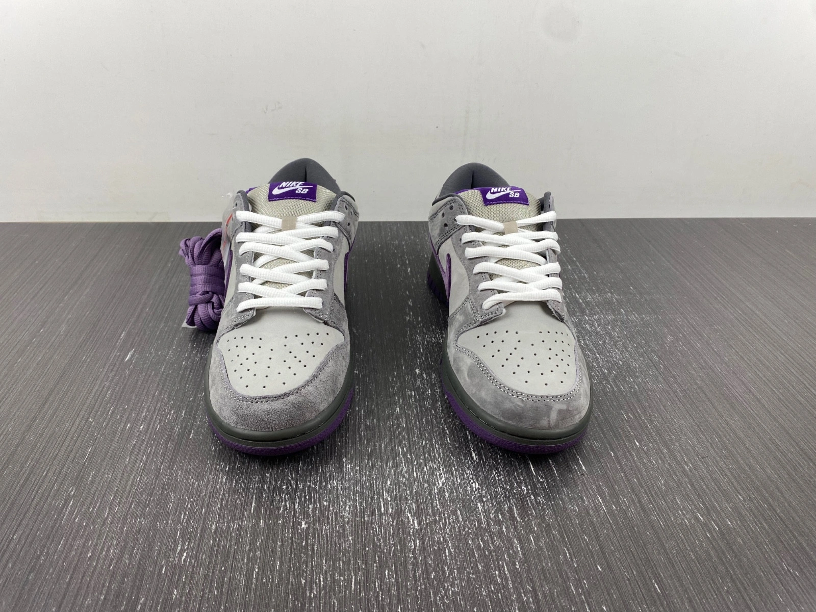 Dunk SB Low Purple Pigeon   304292-051