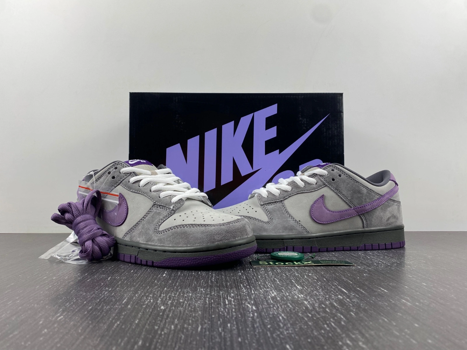 Dunk SB Low Purple Pigeon   304292-051