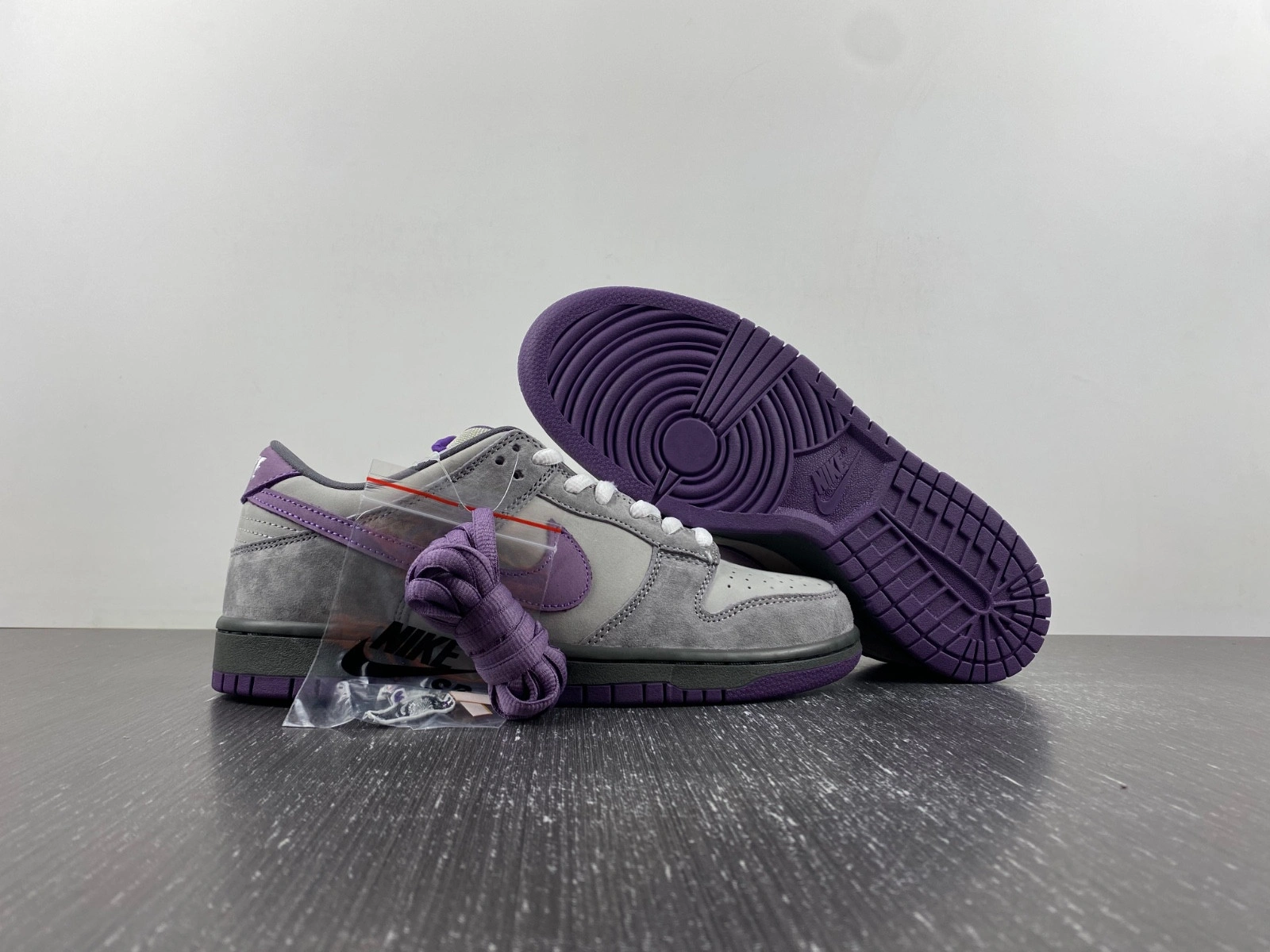 Dunk SB Low Purple Pigeon   304292-051
