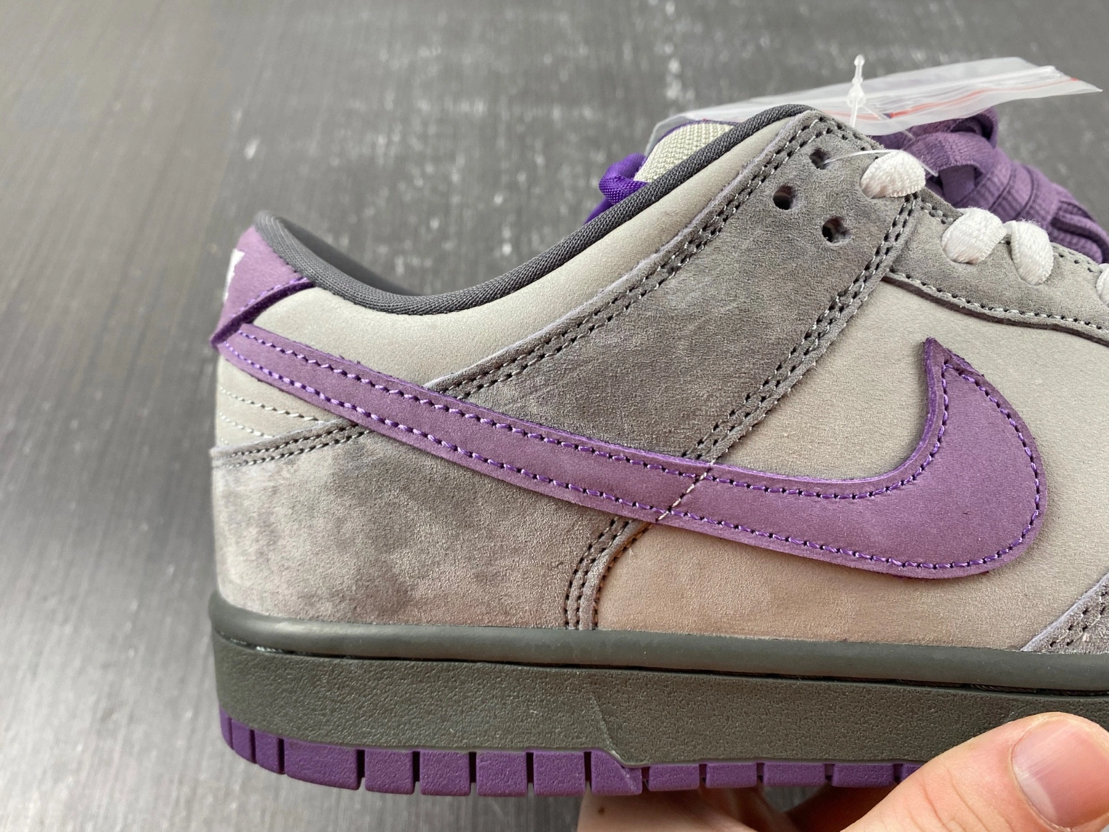 Dunk SB Low Purple Pigeon   304292-051