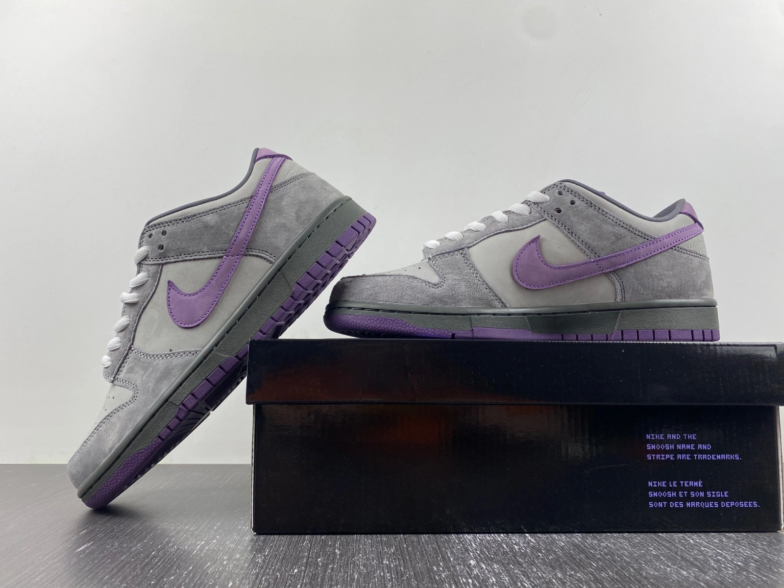 Dunk SB Low Purple Pigeon   304292-051