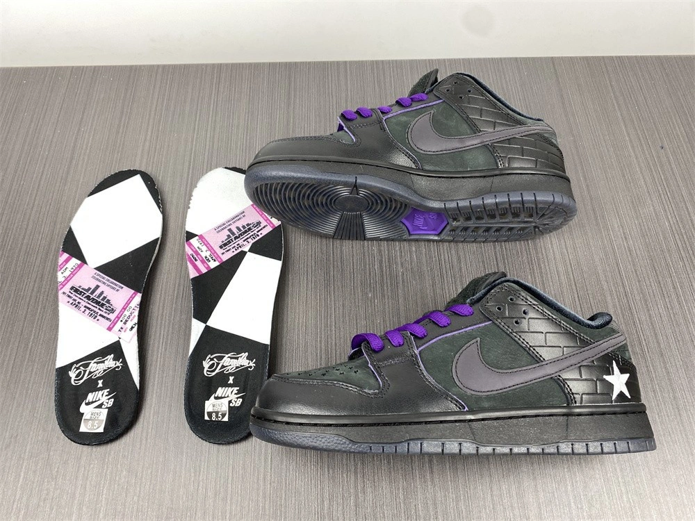 Familia Nike SB Dunk Low First Avenue Prince DJ1159-001
