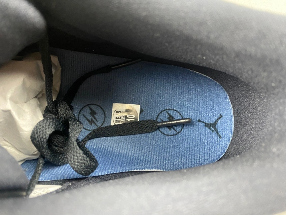 Fragment Design x Air Jordan 3  DA3595-100