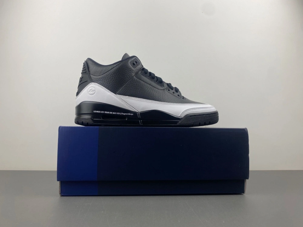Fragment Design x Air Jordan 3  DA3595-100