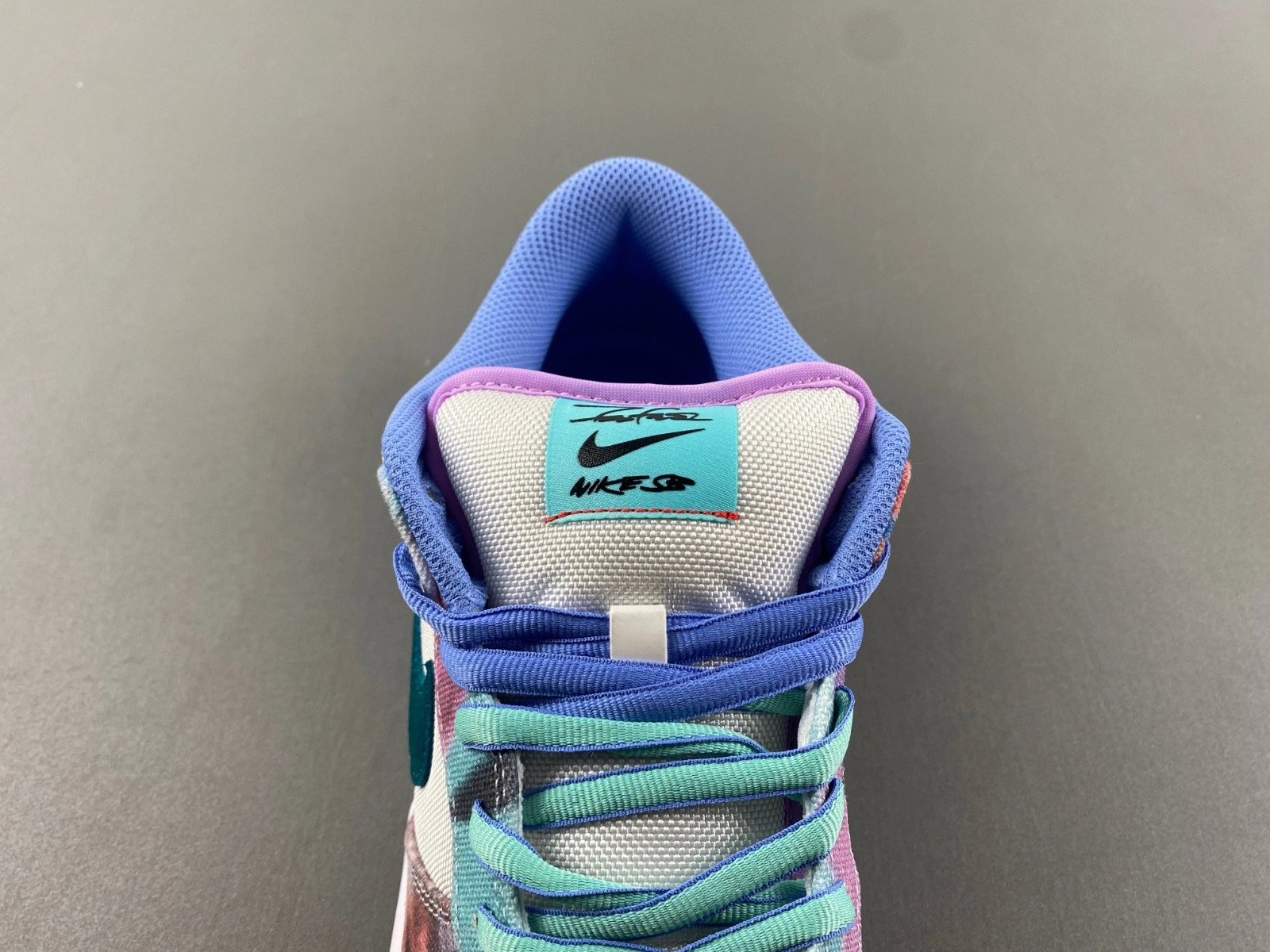 Futura Laboratories x Nike SB Dunk Low HF6061-400