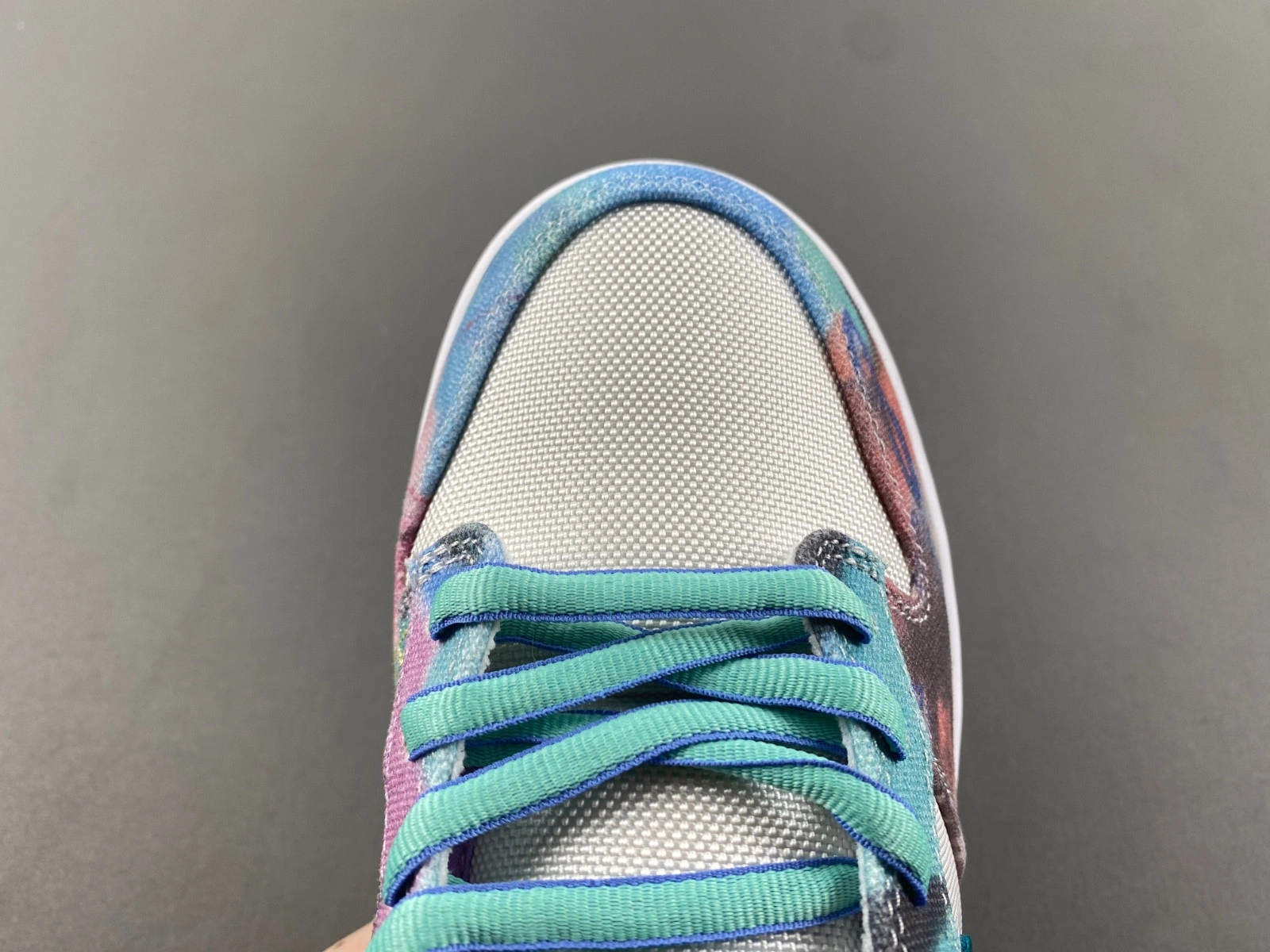 Futura Laboratories x Nike SB Dunk Low HF6061-400