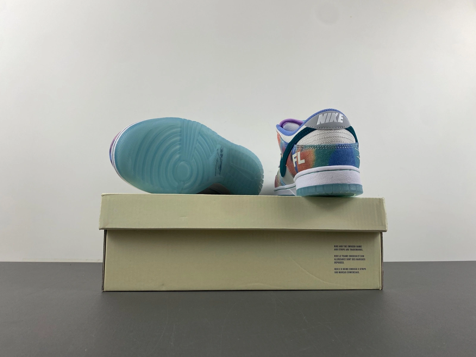 Futura Laboratories x Nike SB Dunk Low HF6061-400