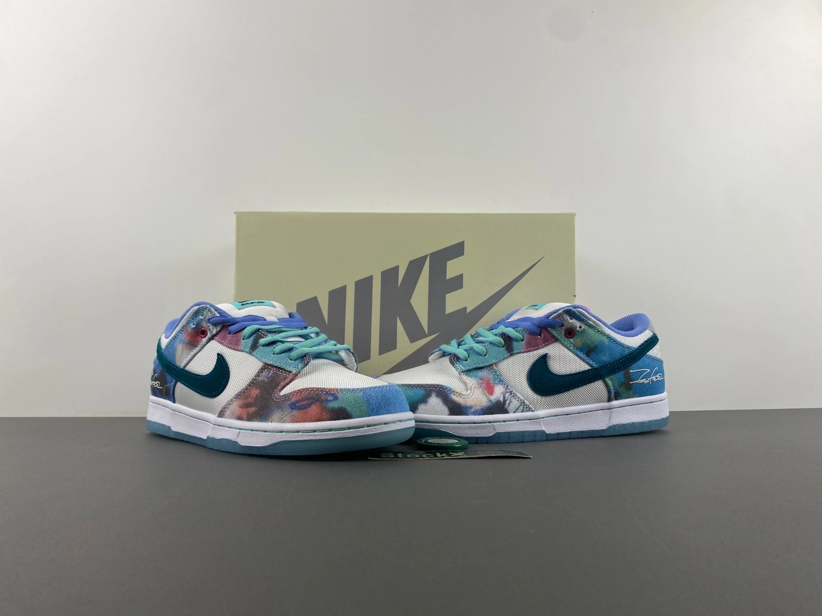 Futura Laboratories x Nike SB Dunk Low HF6061-400