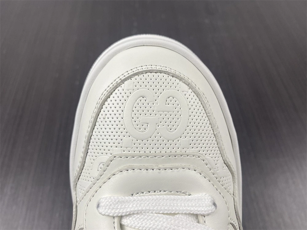 GC LOW-TOP SNEAKER GC18