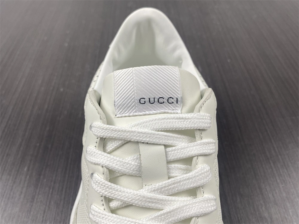 GC LOW-TOP SNEAKER GC18
