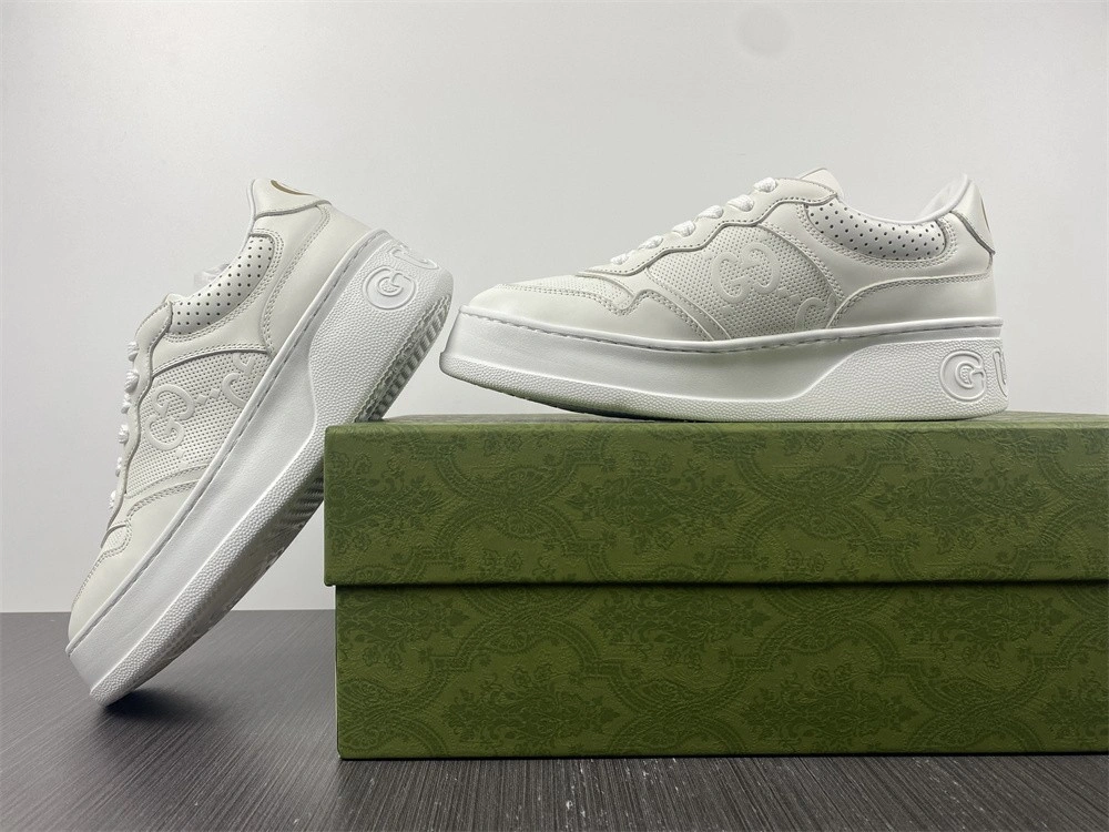 GC LOW-TOP SNEAKER GC18