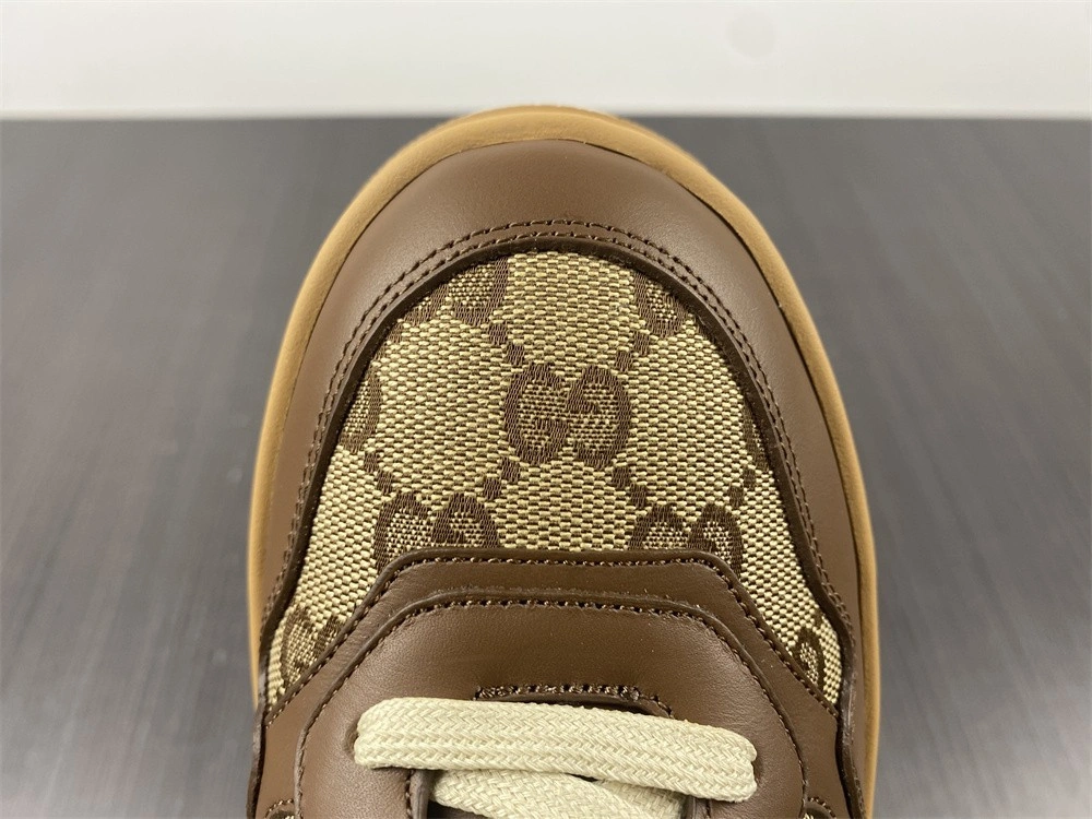 GC LOW-TOP SNEAKER GC18